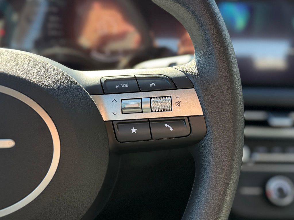 New 2026 Hyundai Tucson SE image 12