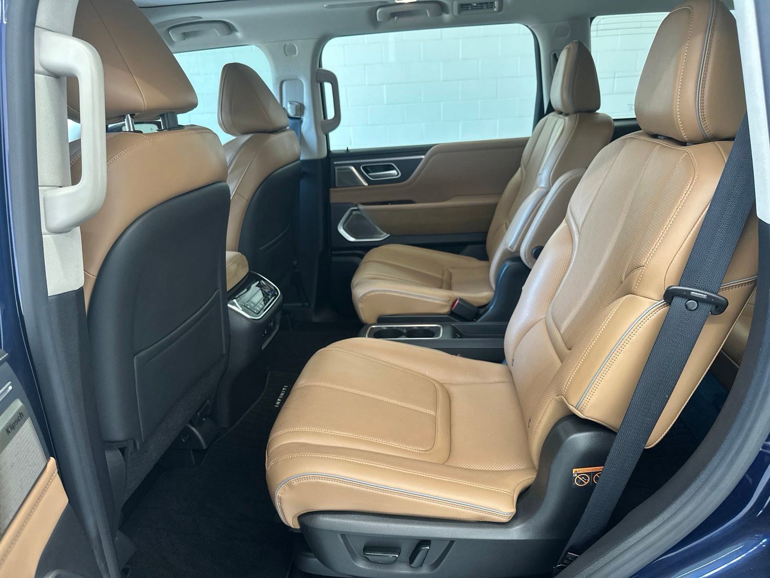 Used 2025 INFINITI QX80 Sensory AWD/4WD image 10