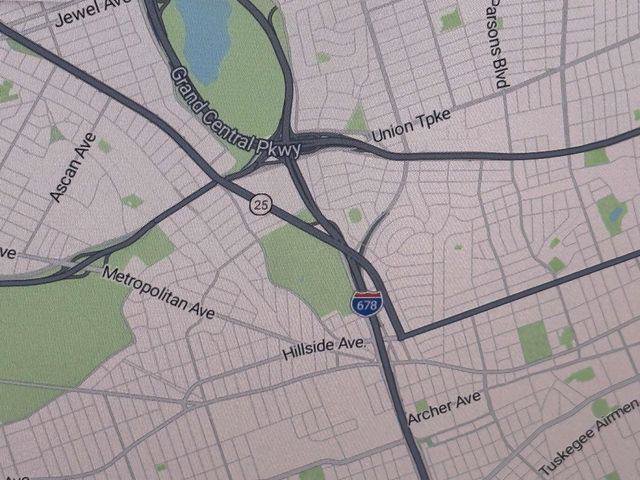 Used 2025 Chevrolet Suburban RST w/ Comfort Package AWD/4WD image 29