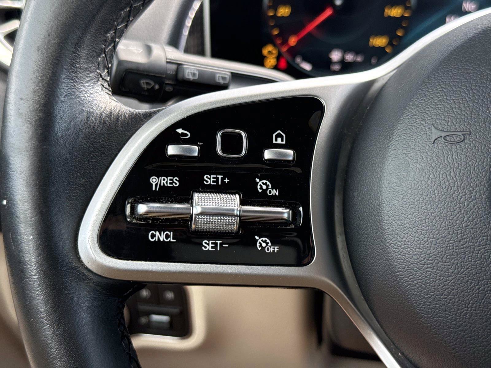 Certified 2021 Mercedes-Benz GLB 250 4MATIC image 31