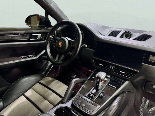 Used 2022 Porsche Cayenne Turbo GT image 59