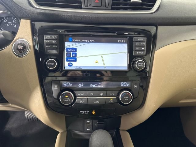 Used 2016 Nissan Rogue SV w/ SV Premium Package image 32