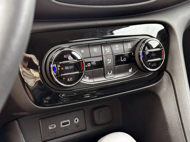 Used 2022 Buick Encore GX Select AWD/4WD image 26