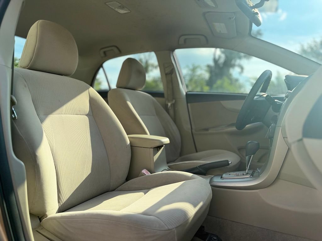 Used 2011 Toyota Corolla LE FWD image 18