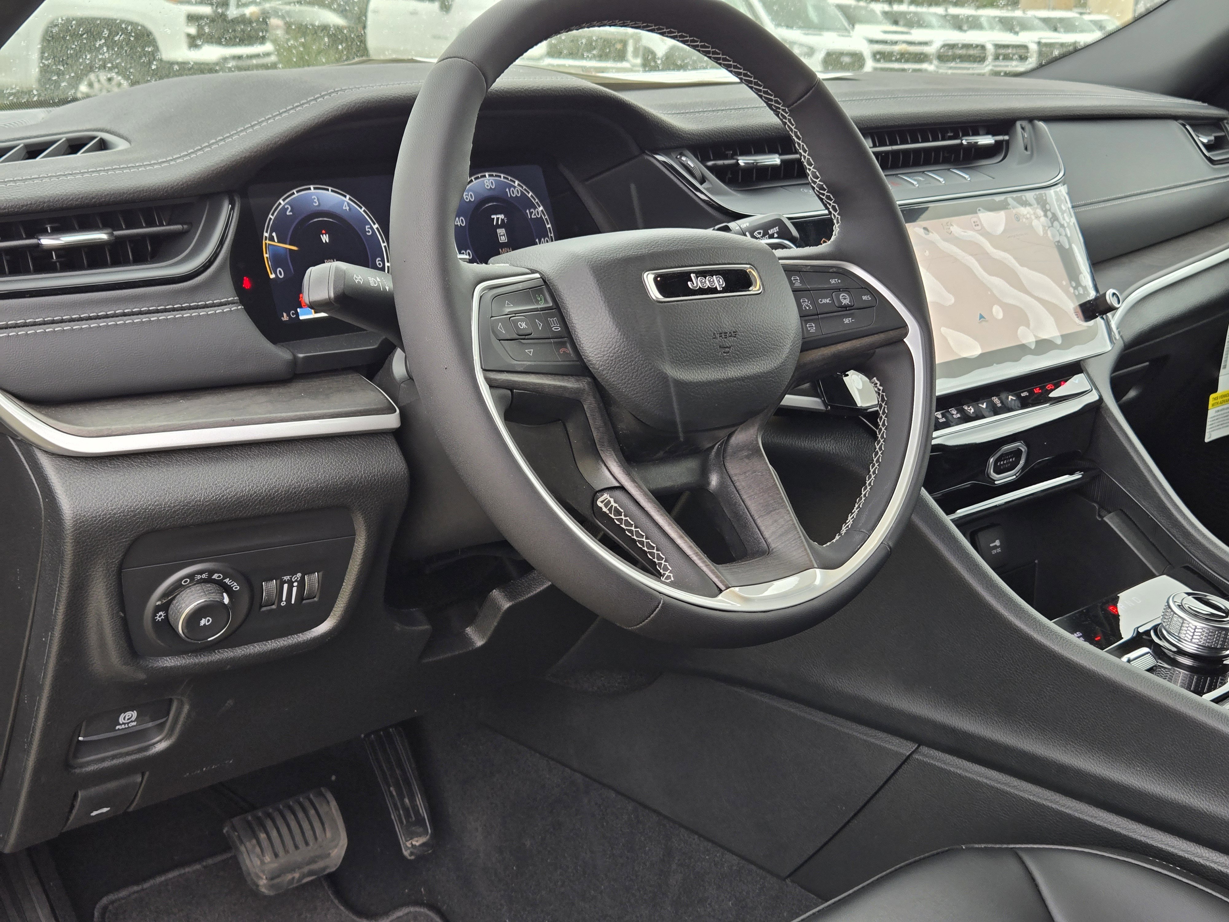 New 2026 Jeep Grand Cherokee Limited w/ Limited Altitude Package AWD/4WD image 16