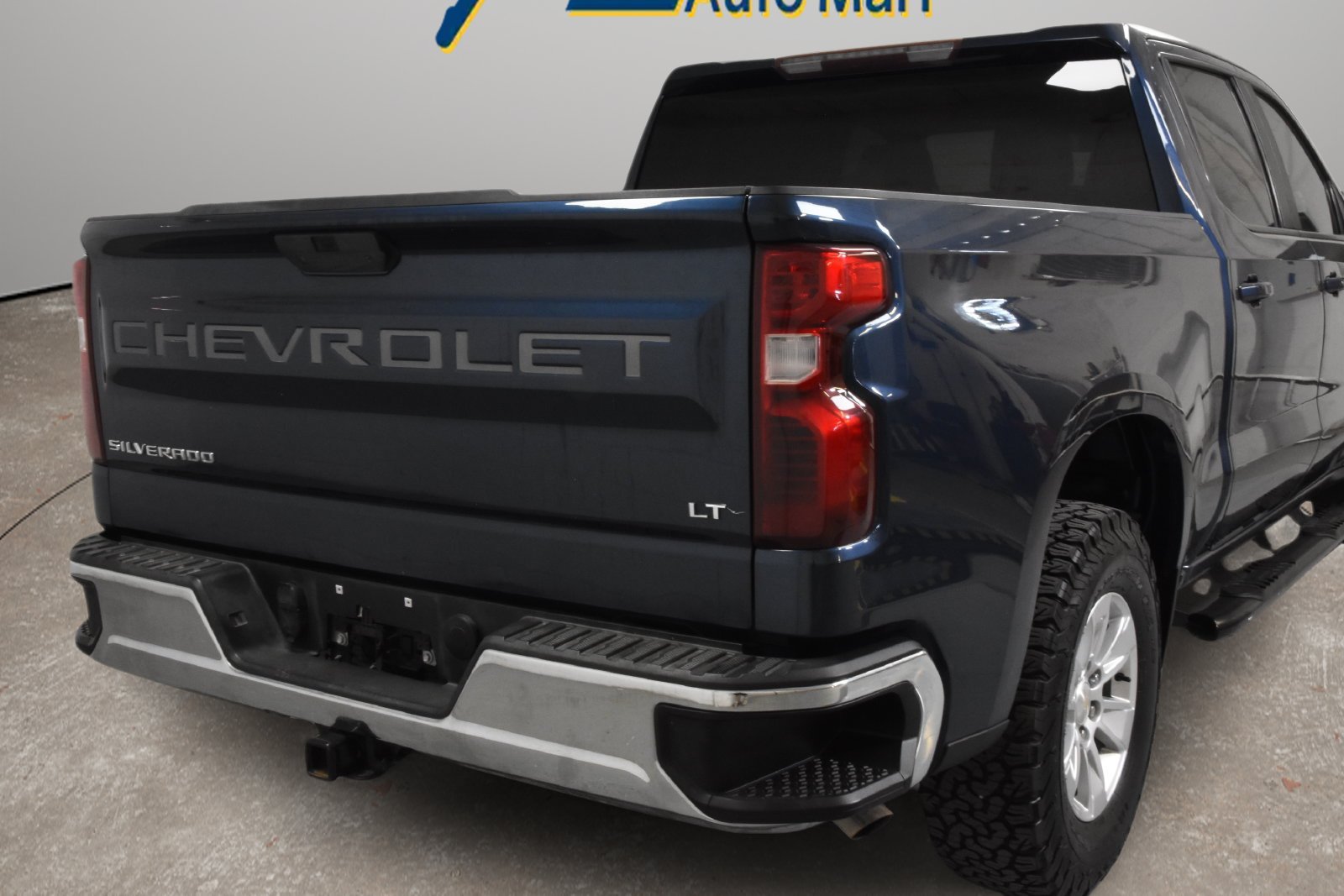 Used 2021 Chevrolet Silverado 1500 LT RWD image 3