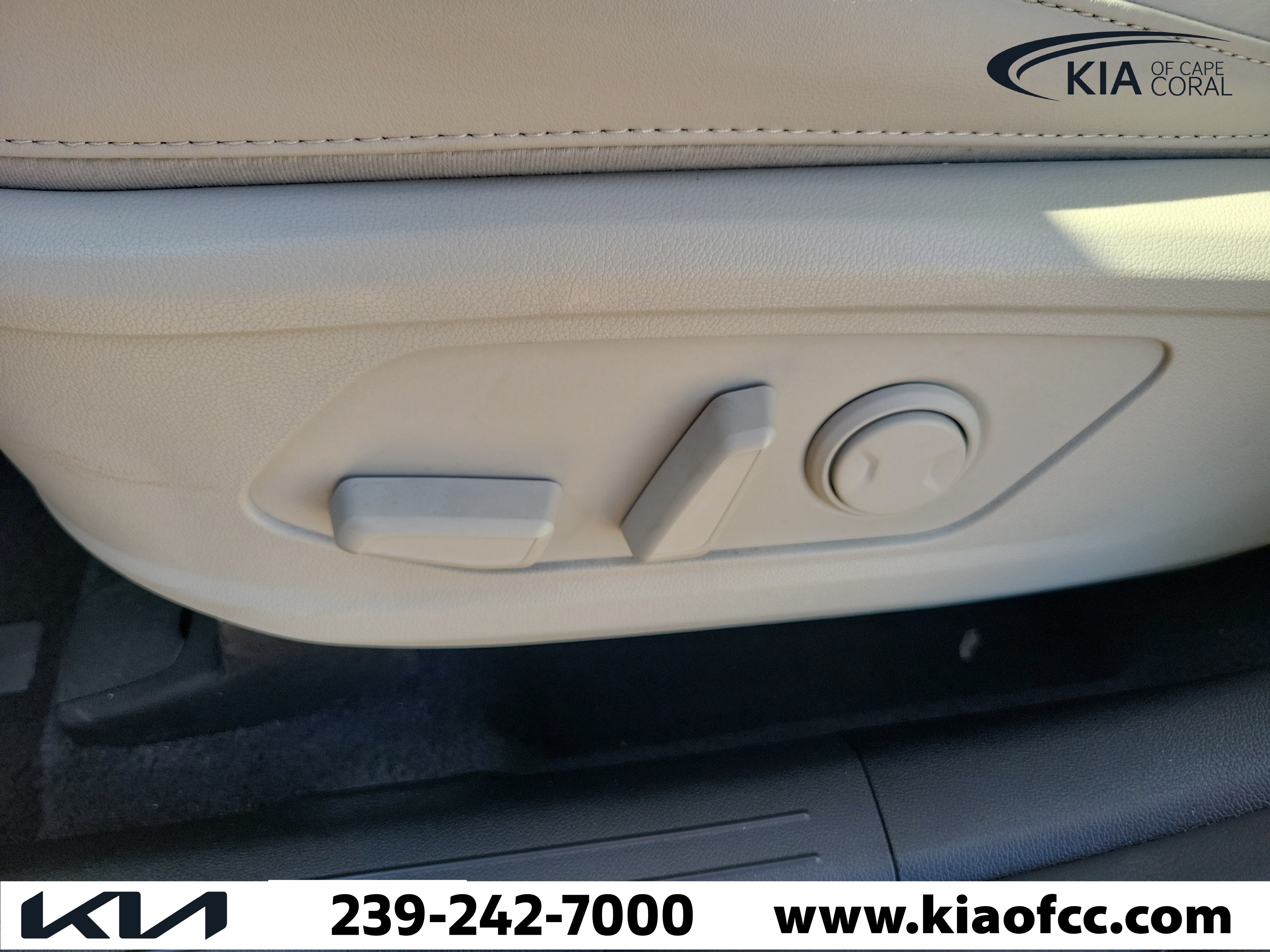 Certified 2025 Kia Sorento S w/ Panoramic Sunroof Package FWD image 23