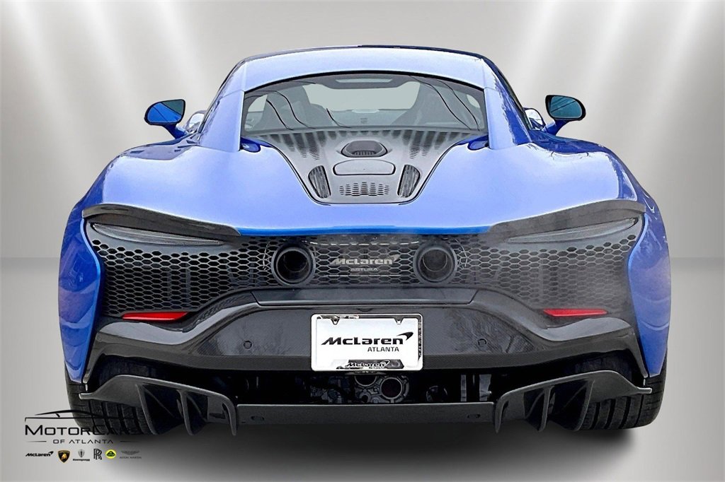 New 2025 McLaren Artura image 4