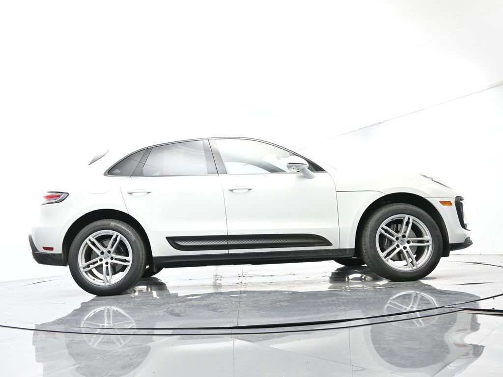 Certified 2023 Porsche Macan AWD/4WD image 52