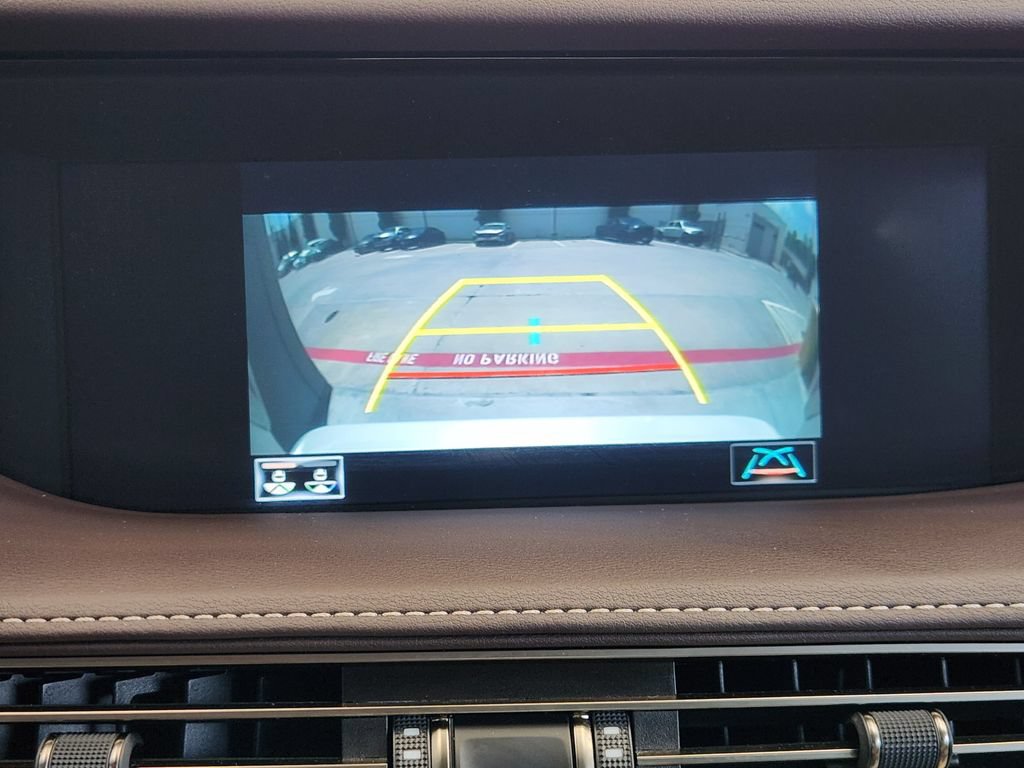 Used 2020 Lexus LS 500 w/ Accessory Package (Z1) RWD image 17