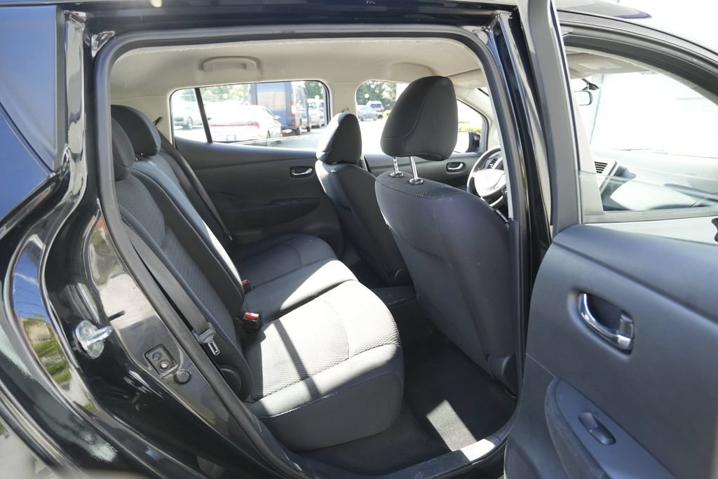 Used 2017 Nissan Leaf S w/ Charge Package FWD image 32