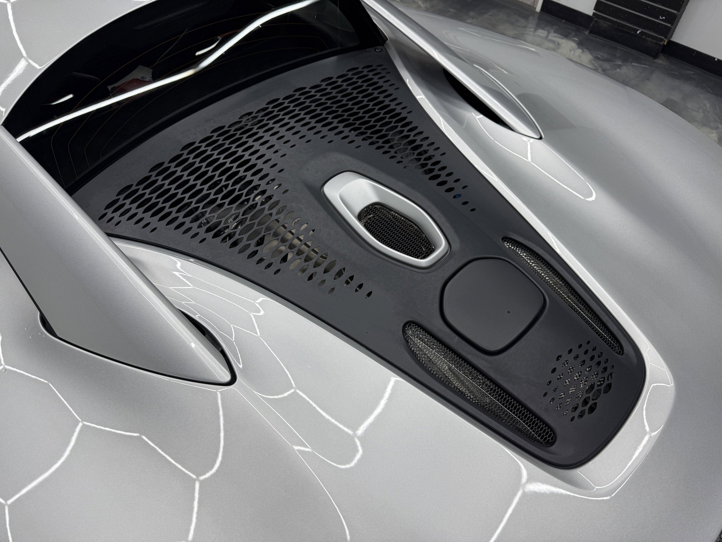 Used 2023 McLaren Artura RWD image 16