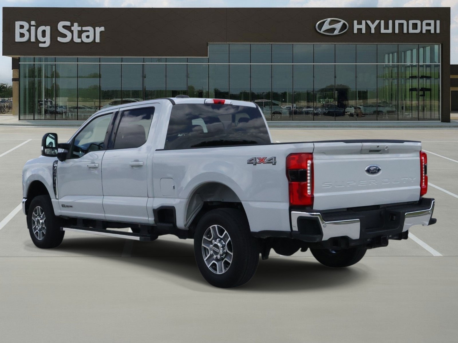 Used 2026 Ford F250 Lariat AWD/4WD image 3