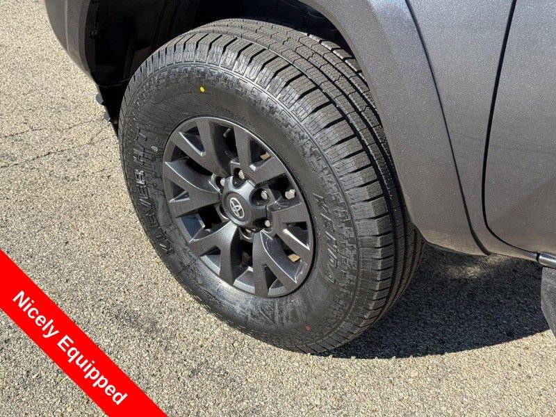 Used 2023 Toyota Tacoma SR5 AWD/4WD image 10