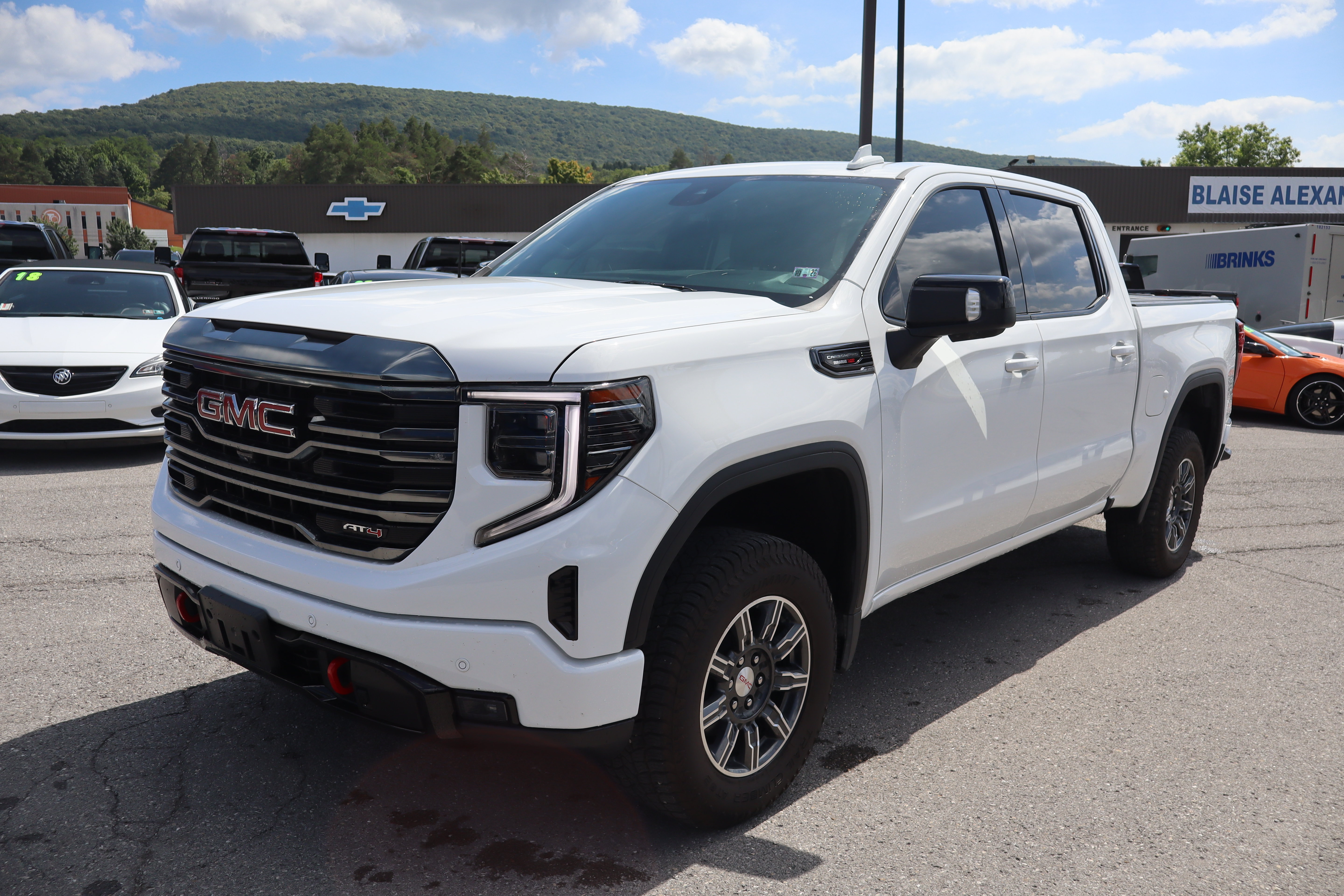 Used 2024 GMC Sierra 1500 AT4 w/ AT4 Carbonpro Edition AWD/4WD image 7