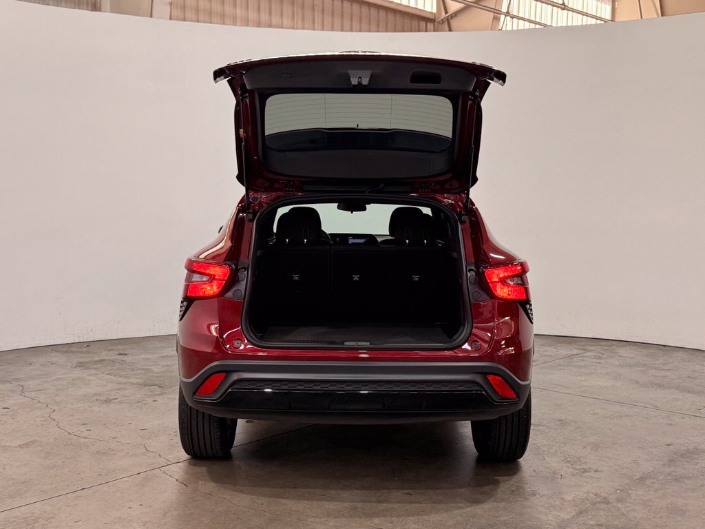 Certified 2024 Chevrolet Trax RS w/ Driver Confidence Package FWD image 12