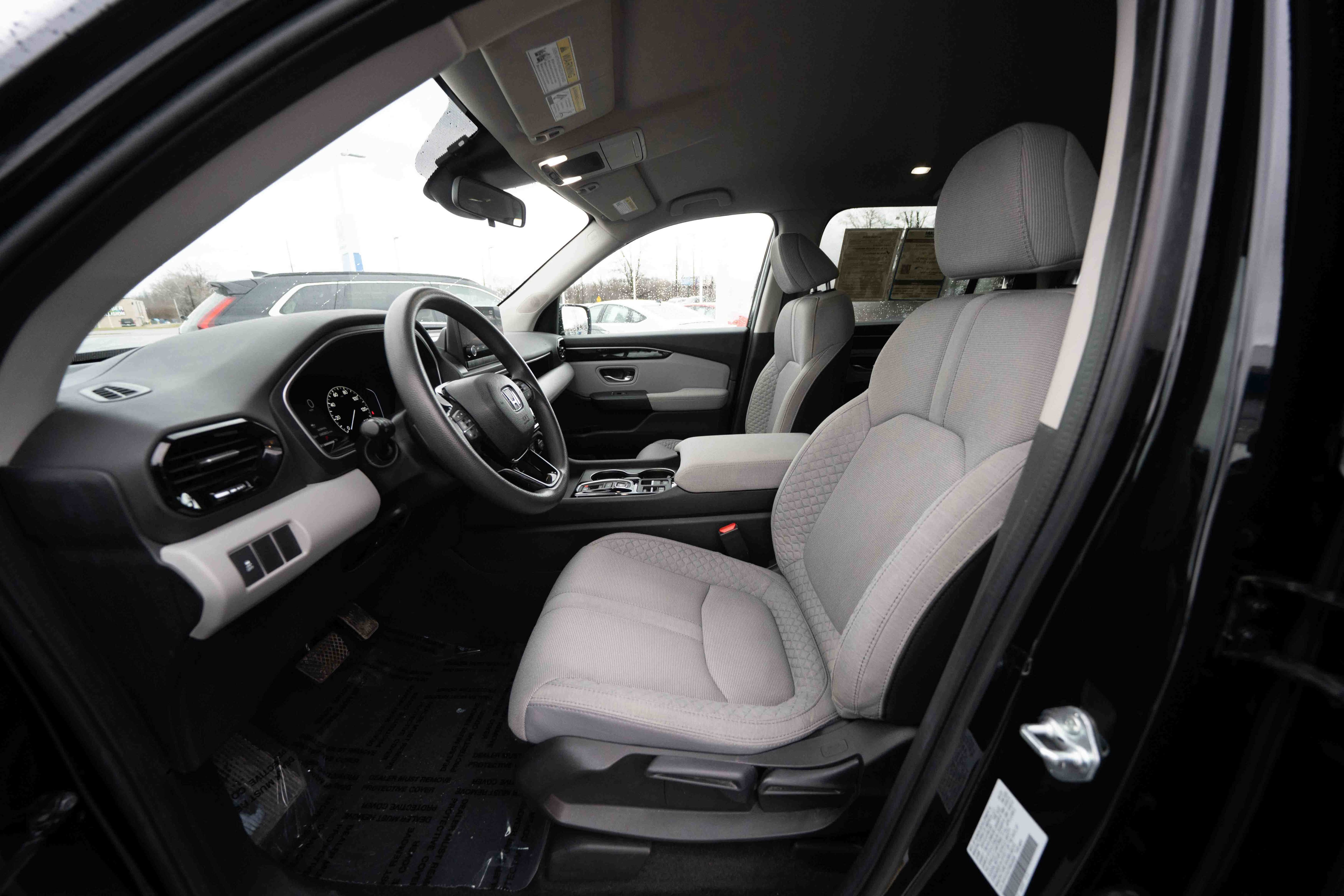 Certified 2023 Honda Pilot LX image 9