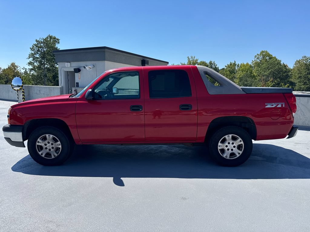 Used 2003 Chevrolet Avalanche 4x4 w/ Suspension Package, Off-Road image 4