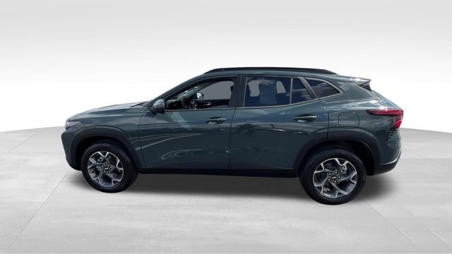 Certified 2026 Chevrolet Trax LT w/ LT Convenience Package image 8