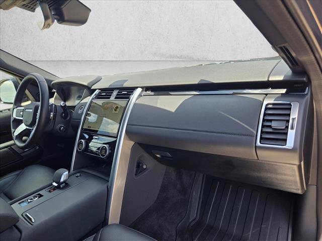 Certified 2025 Land Rover Discovery S AWD/4WD image 22