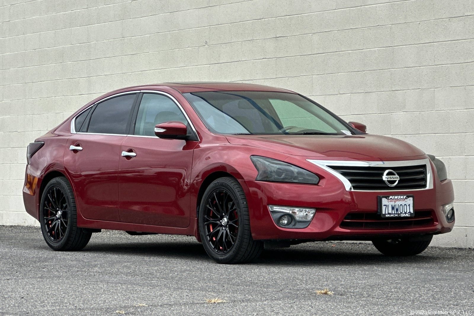 Used 2015 Nissan Altima 2.5 SV w/ Convenience Package FWD image 1