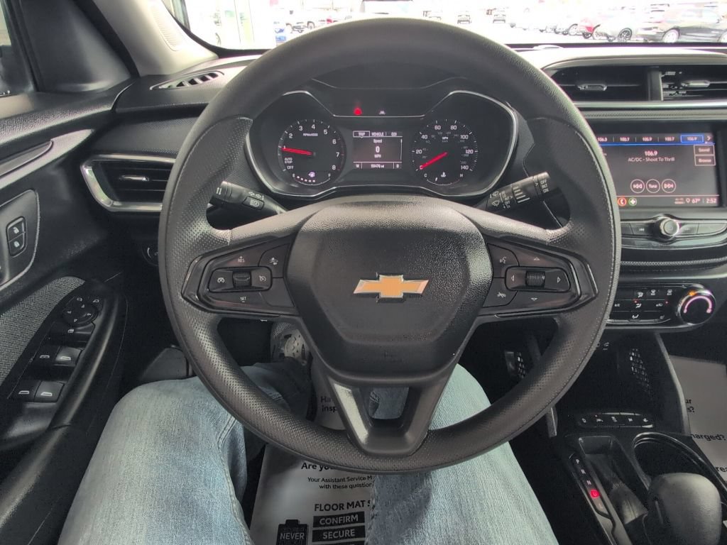 Used 2023 Chevrolet TrailBlazer LT FWD image 26