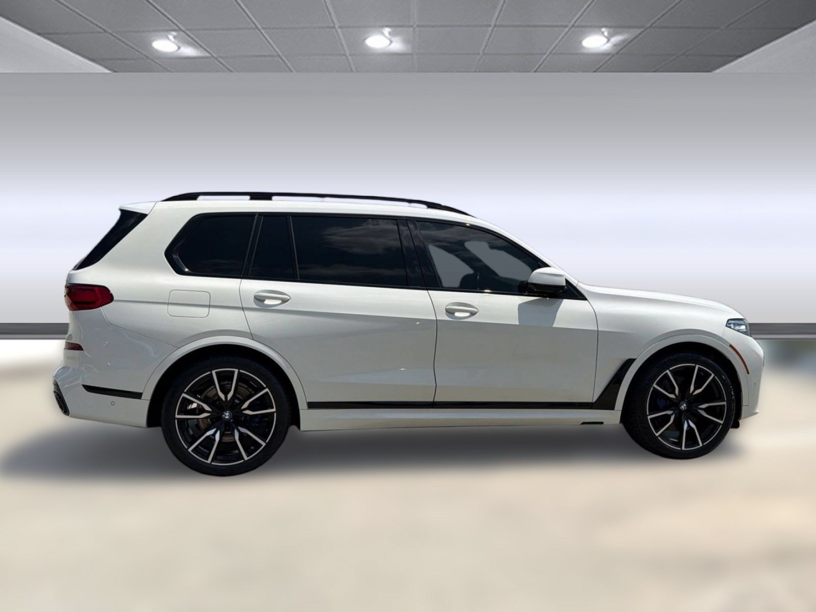 Used 2022 BMW X7 xDrive40i w/ M Sport Package AWD/4WD image 8