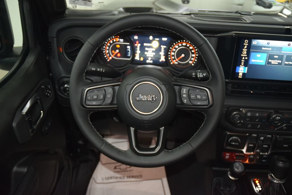 Used 2026 Jeep Gladiator Mojave w/ Safety Group AWD/4WD image 39