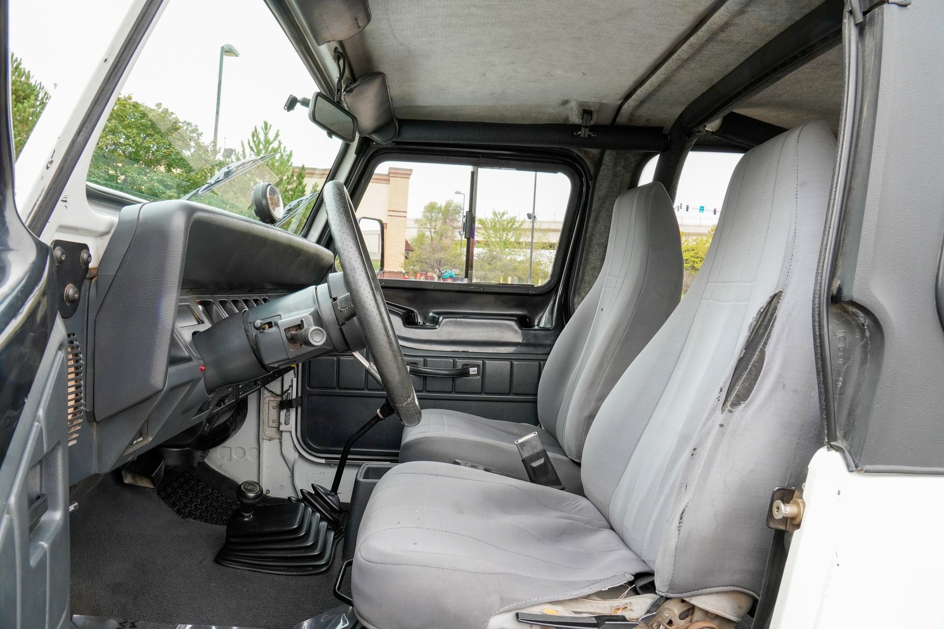 Used 1992 Jeep Wrangler 4WD image 11