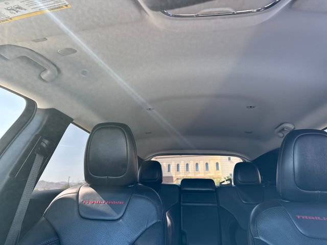 Used 2019 Jeep Cherokee Trailhawk AWD/4WD image 21