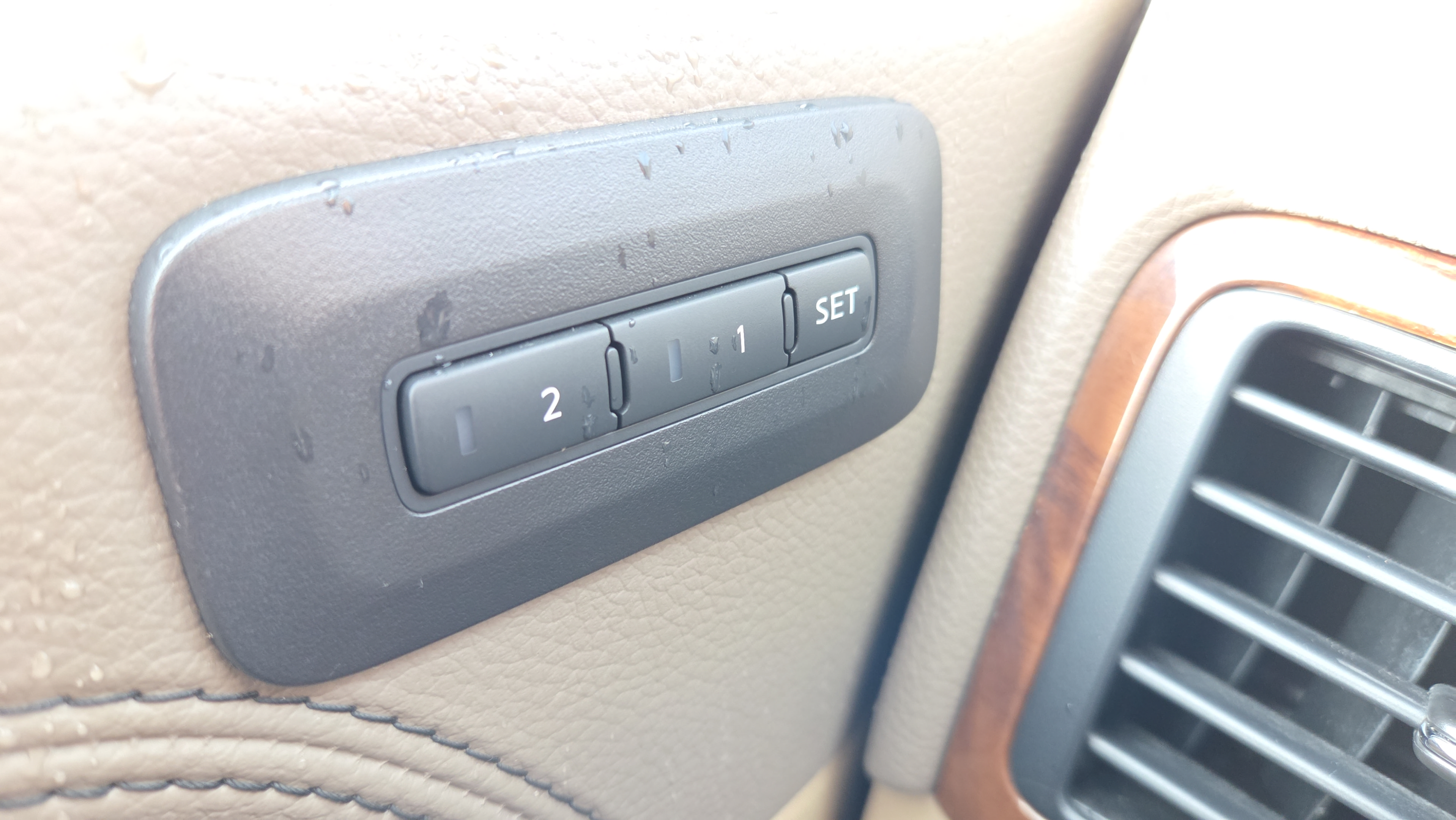 Used 2015 Nissan Armada Platinum w/ 2nd Row Captain Seat Package RWD image 30
