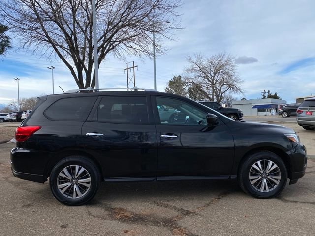 Used 2017 Nissan Pathfinder S image 6