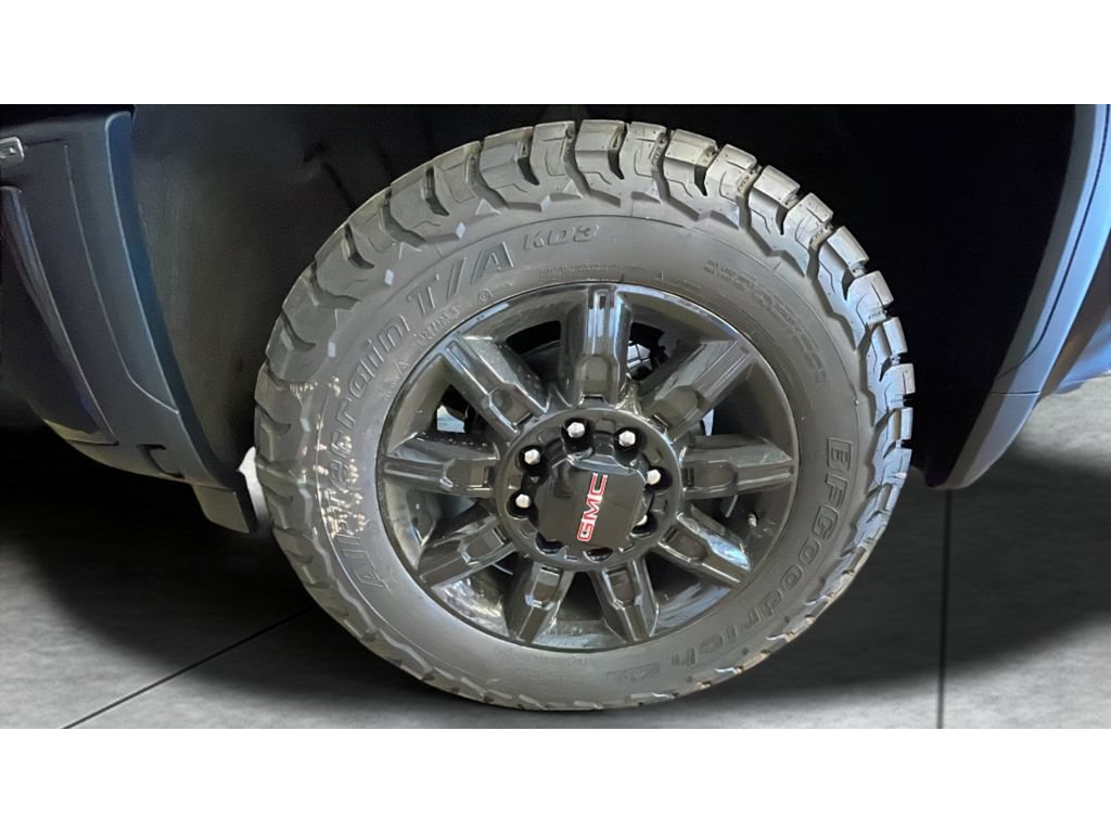 New 2026 GMC Sierra 2500 AT4 w/ Technology Package AWD/4WD image 3