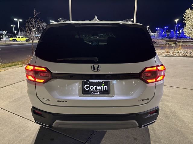 Used 2025 Honda Pilot Touring image 7