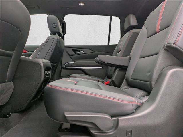 Used 2025 Chevrolet Traverse RS image 19