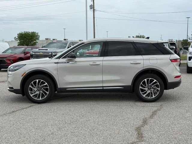 Used 2022 Lincoln Corsair FWD image 2