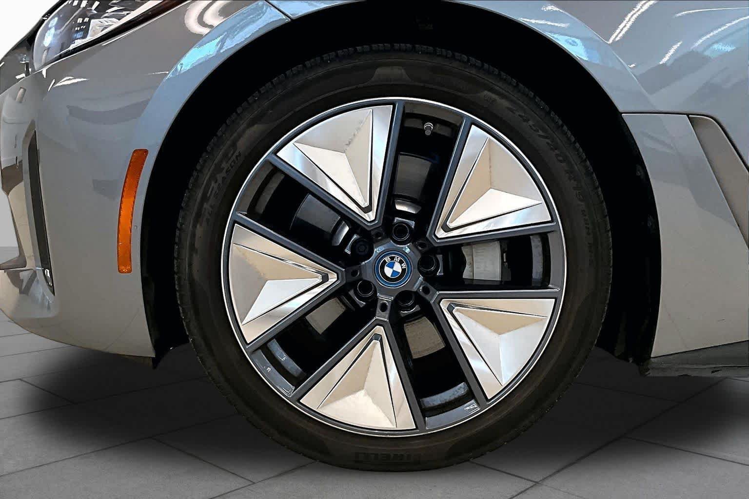 Used 2023 BMW i4 eDrive35 w/ Premium Package RWD image 10