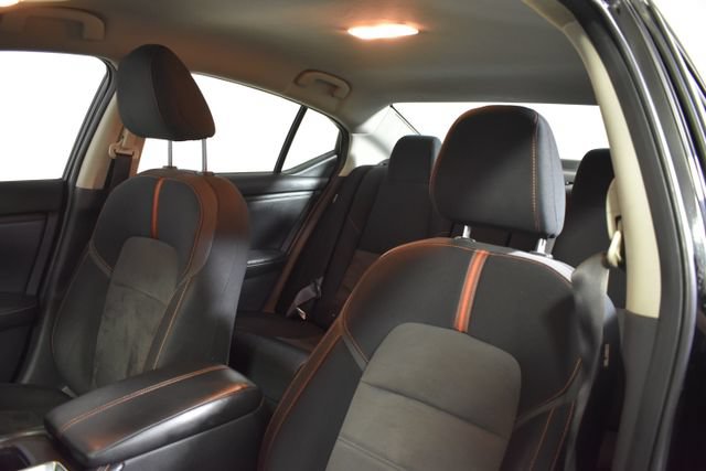 Certified 2021 Nissan Sentra SR FWD image 9