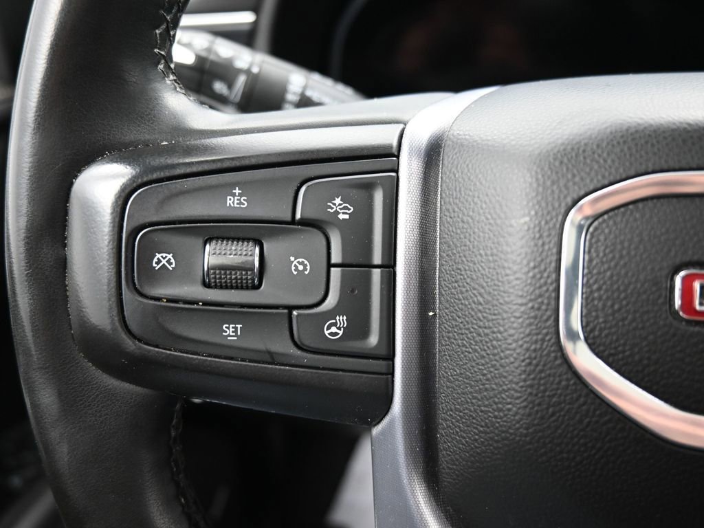 Used 2023 GMC Yukon XL SLT w/ SLT Luxury Package image 18