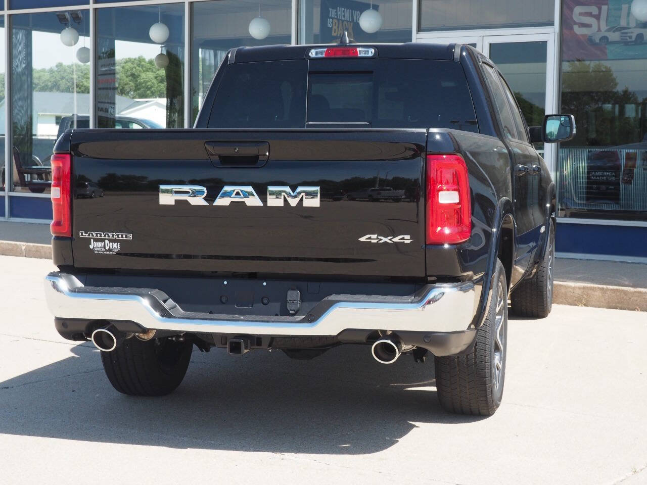 New 2026 RAM 1500 Laramie AWD/4WD image 5