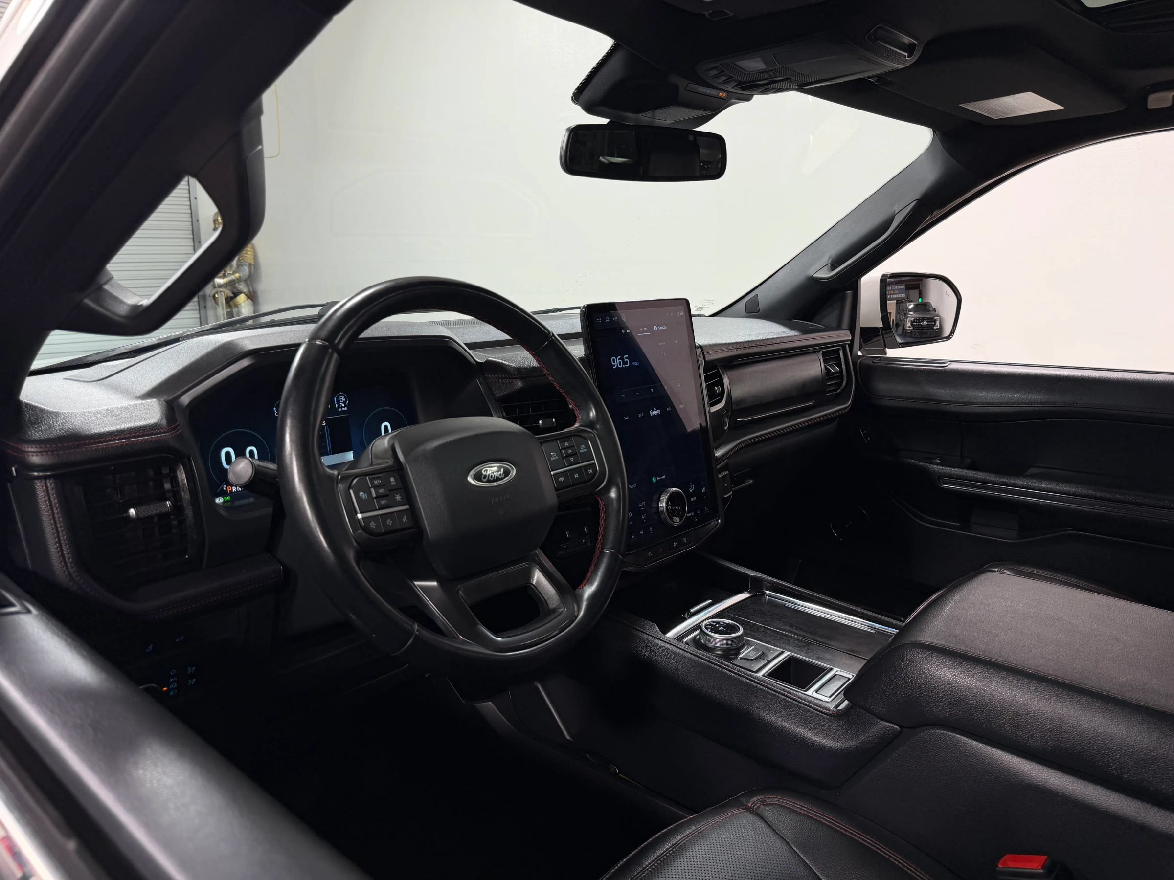 Used 2023 Ford Expedition Limited RWD image 13