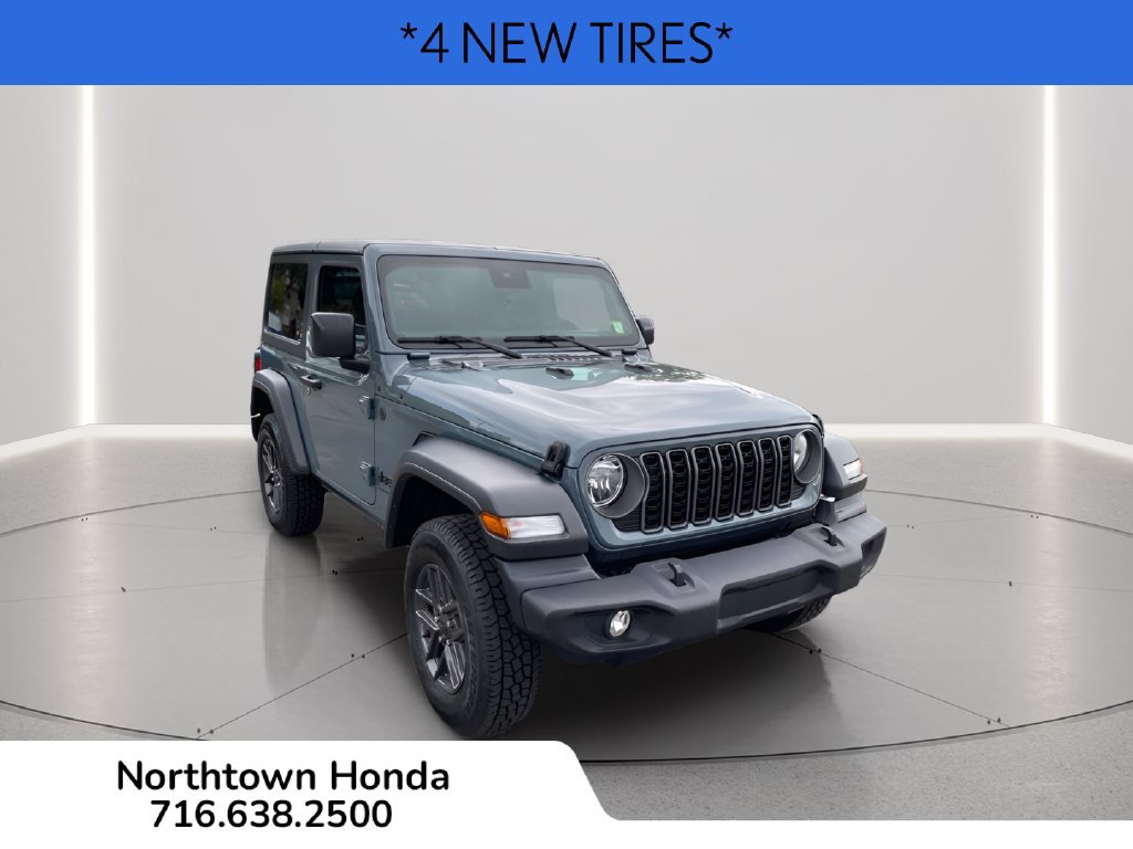 Used 2025 Jeep Wrangler Sport AWD/4WD image 2