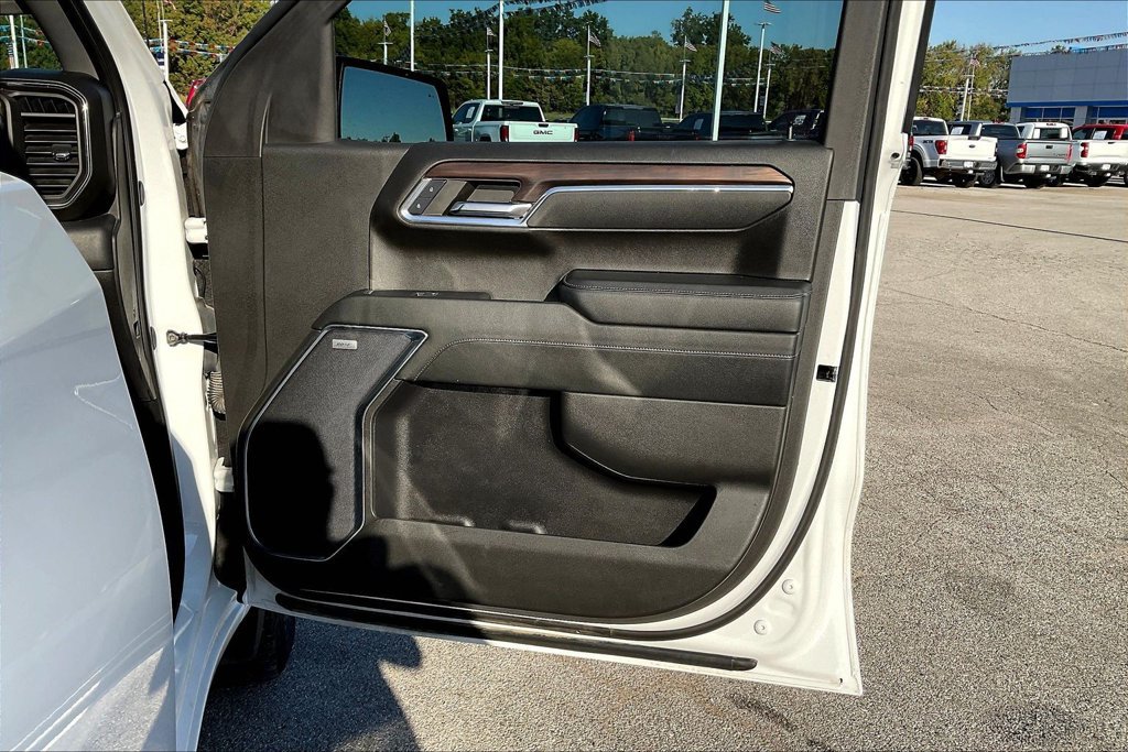 Used 2024 GMC Sierra 1500 SLT AWD/4WD image 19