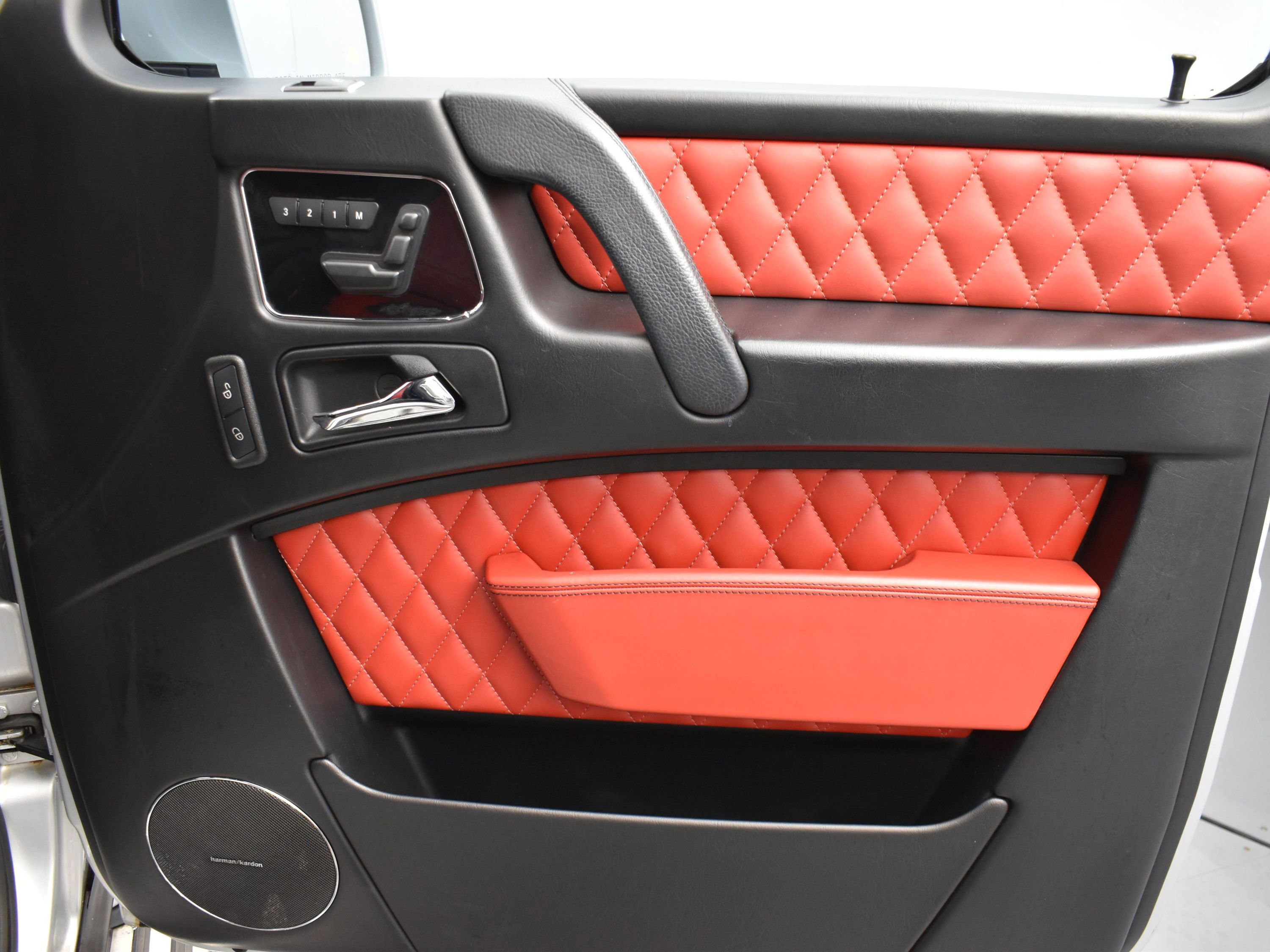 Used 2015 Mercedes-Benz G 63 AMG 4MATIC image 16