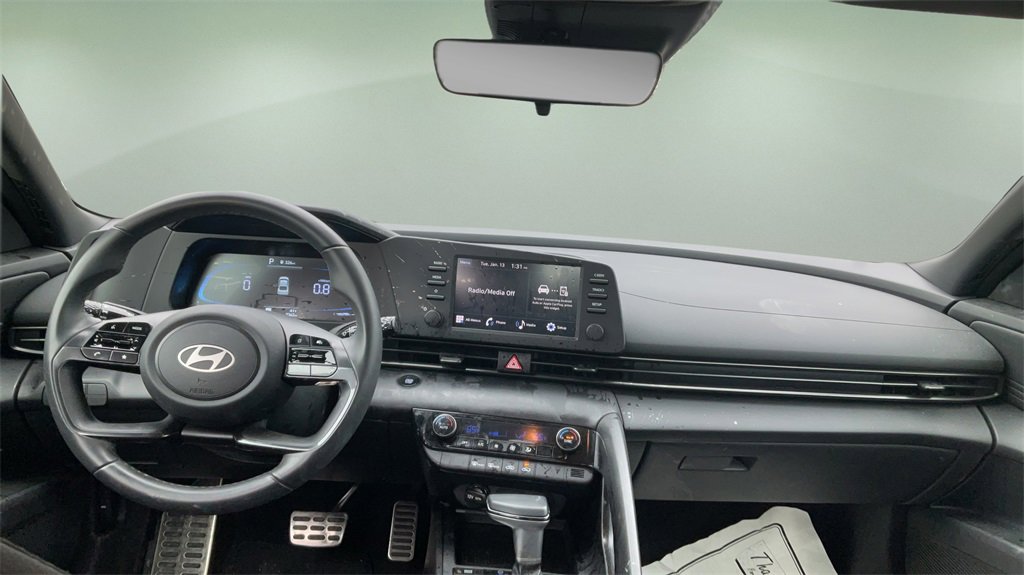 Certified 2025 Hyundai Elantra Sport image 20