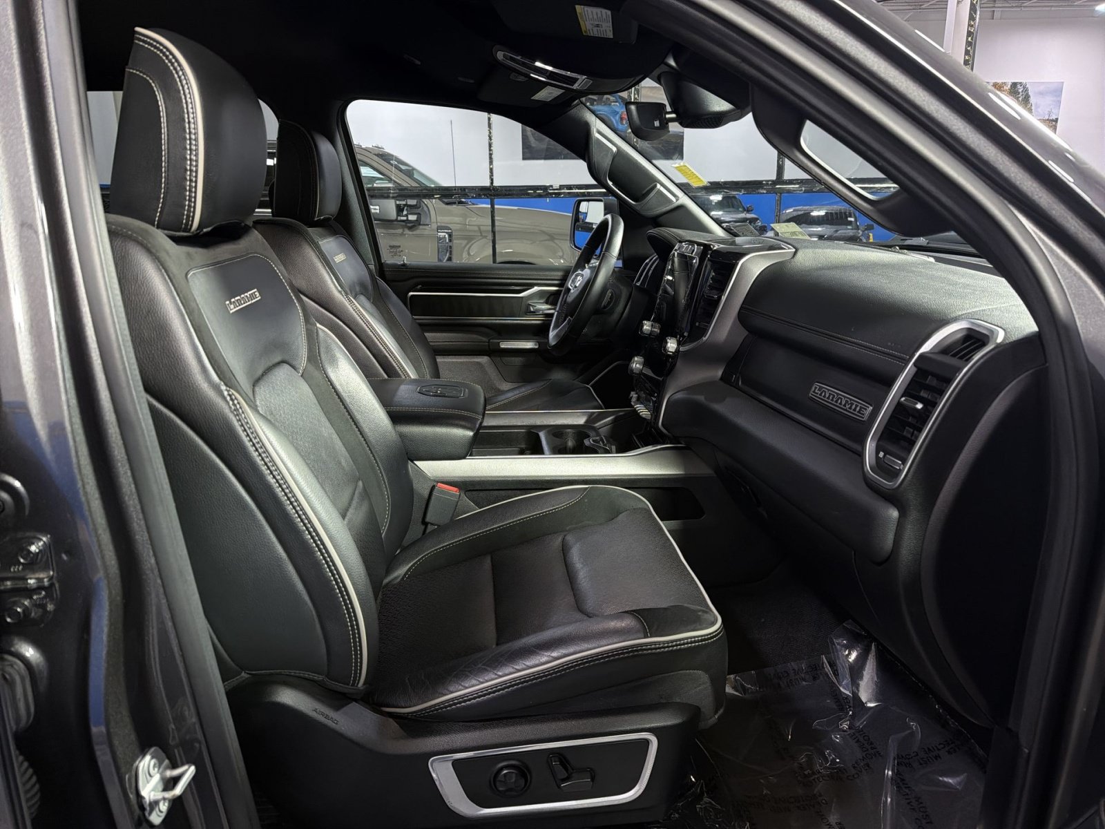 Used 2021 RAM 1500 Laramie AWD/4WD image 24