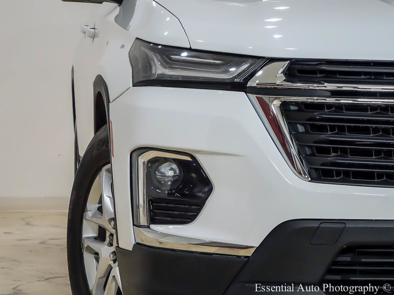 Used 2023 Chevrolet Traverse LS w/ Safety Package AWD/4WD image 6