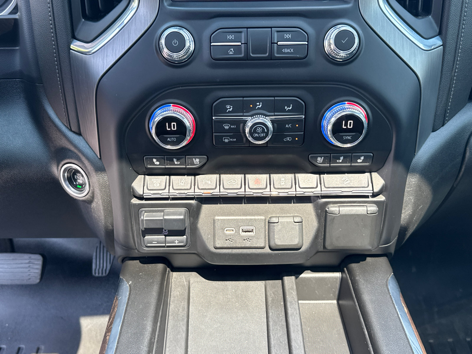 Used 2021 GMC Sierra 2500 Denali w/ Denali Ultimate Package AWD/4WD image 13