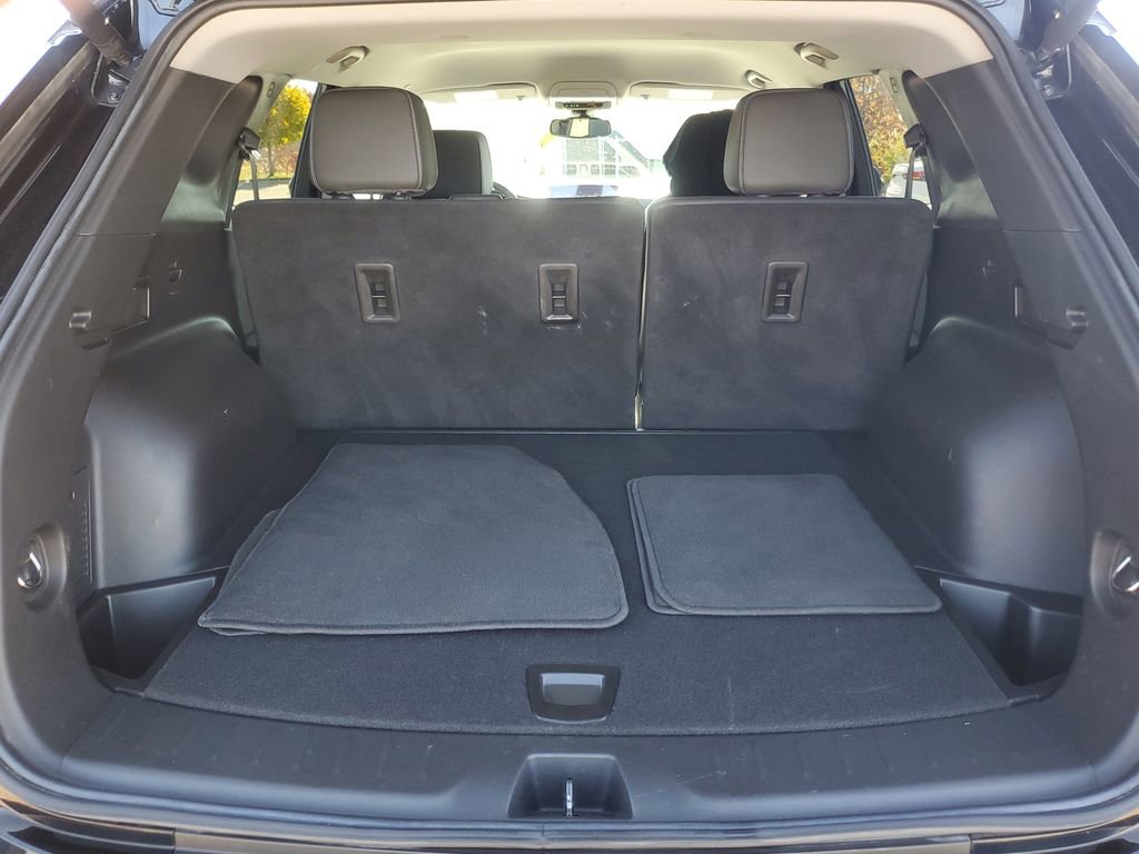 Used 2023 Chevrolet Blazer LT w/ LPO, Black Grille Bar Package image 7