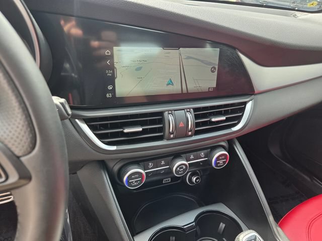 Used 2025 Alfa Romeo Giulia AWD w/ Veloce Package AWD image 26